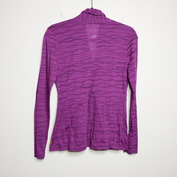 Lucy Zig Zag Post Practice Shirt - Size S - EUC - Picture 4 of 8